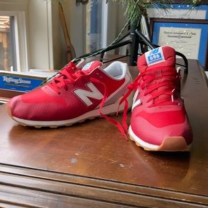 New Balance 696 sneakers